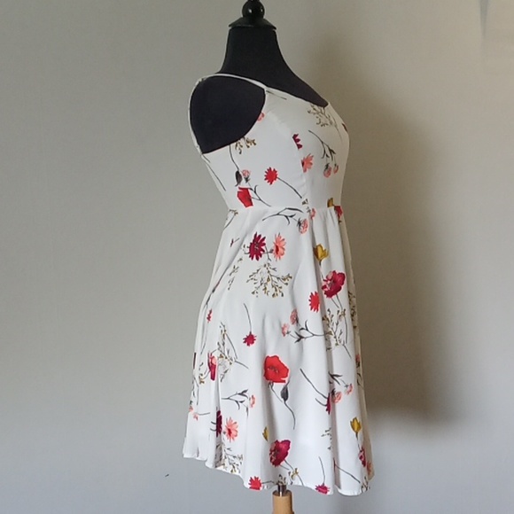 Old Navy ivory knee length floral print  sundress with adjustable straps - Picture 6 of 7